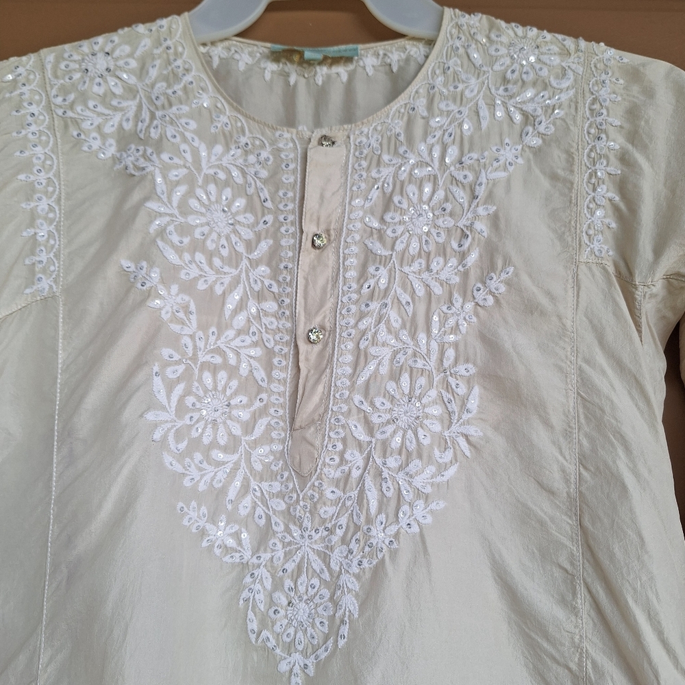 Leaves of Grass Medium Beige Embroidered Sequin Rhinestone Tunic Top 100% Silk - Picture 3 of 10